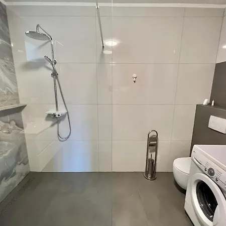 Apartment In Mit Grosser Terrasse Crikvenica
